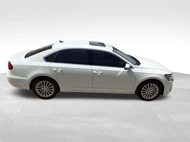Used 2016 Volkswagen Passat 1.8T SE FWD image 2