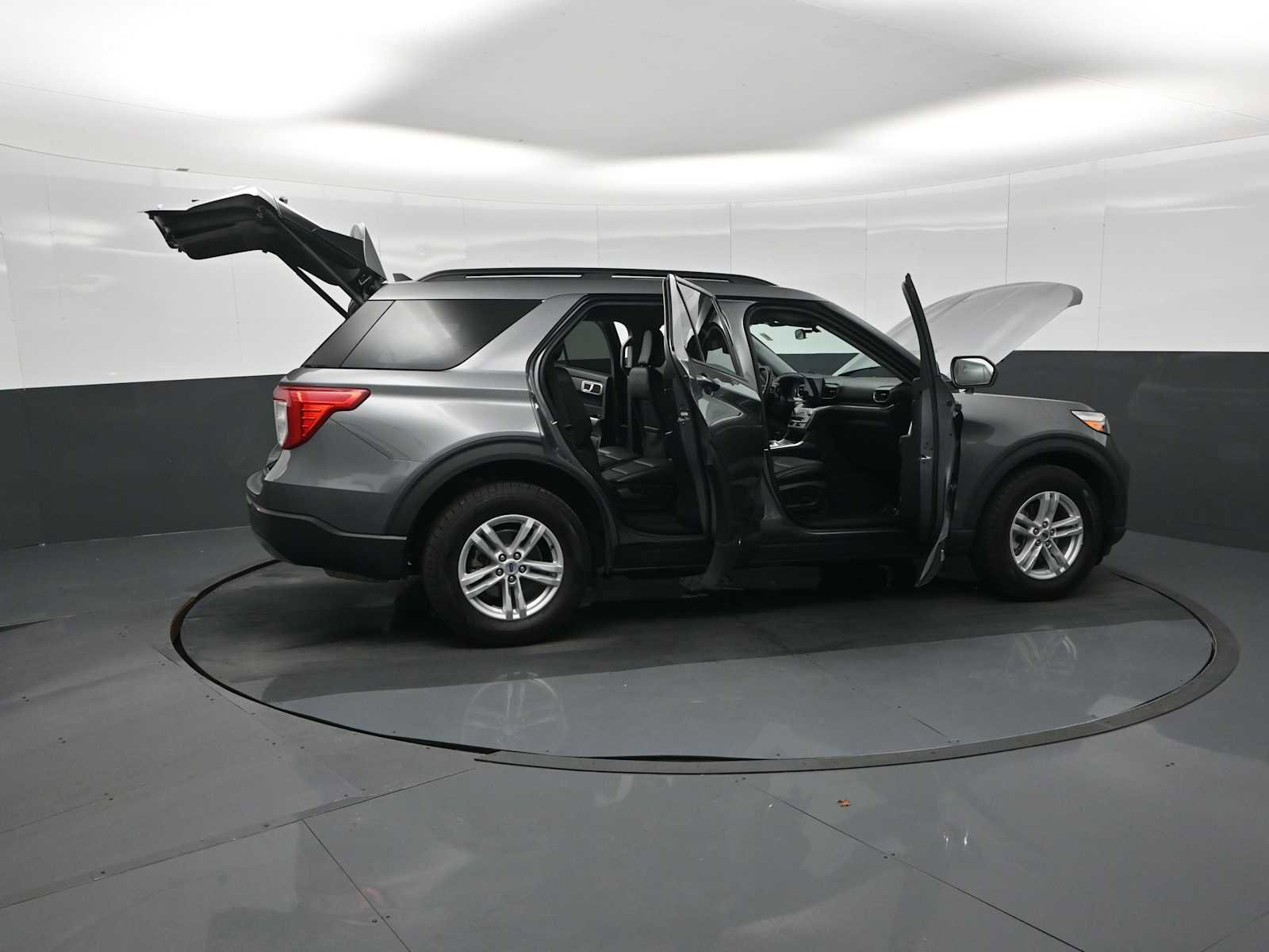 Used 2023 Ford Explorer XLT w/ Equipment Group 202A image 43