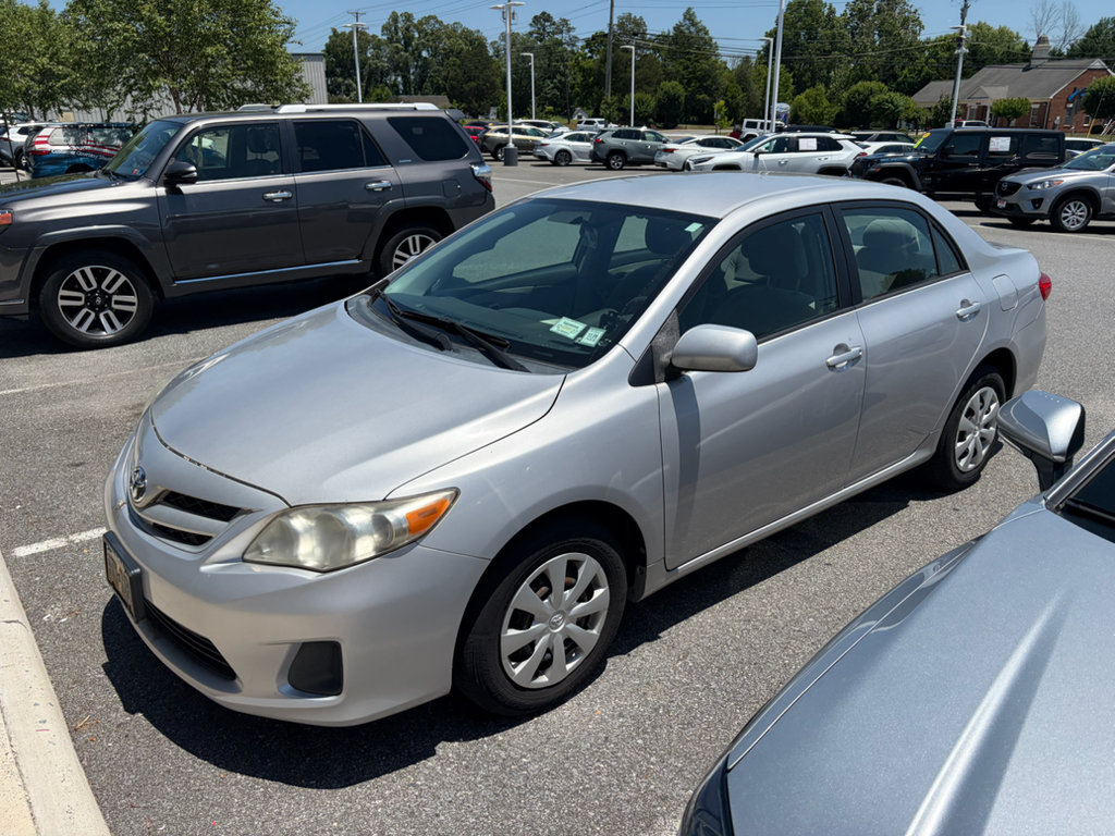 Used 2011 Toyota Corolla LE FWD image 1