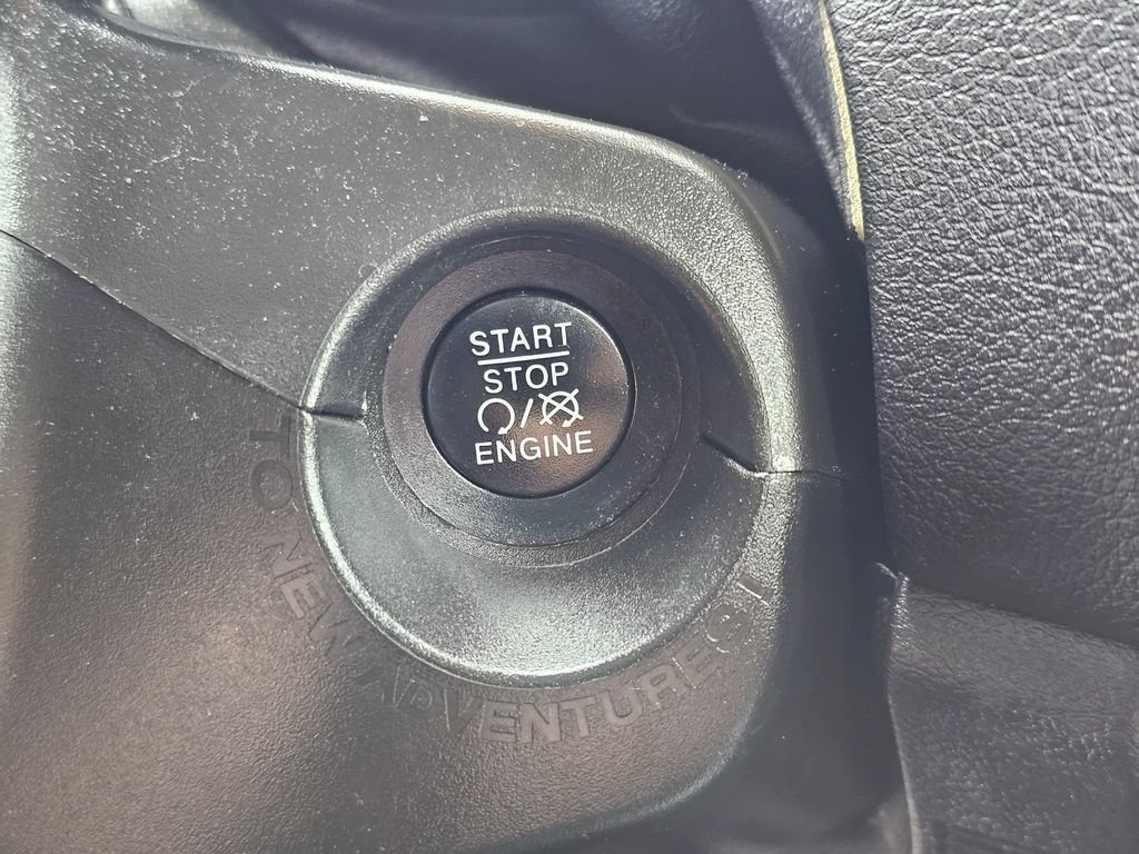 Used 2022 Jeep Renegade Sport w/ Sport Appearance Group AWD/4WD image 29