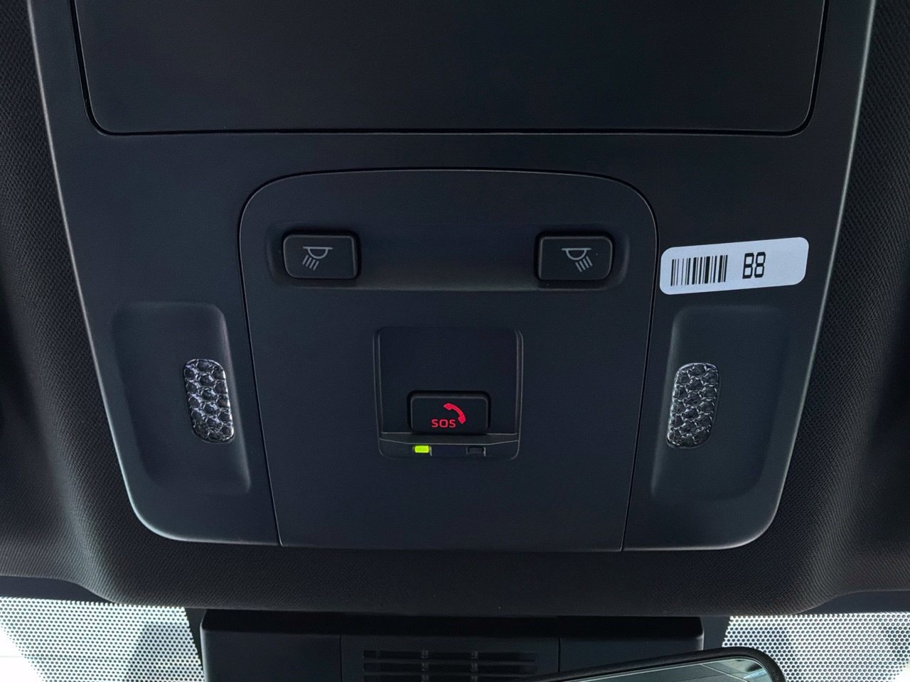 New 2026 Toyota Camry Hybrid FWD image 17