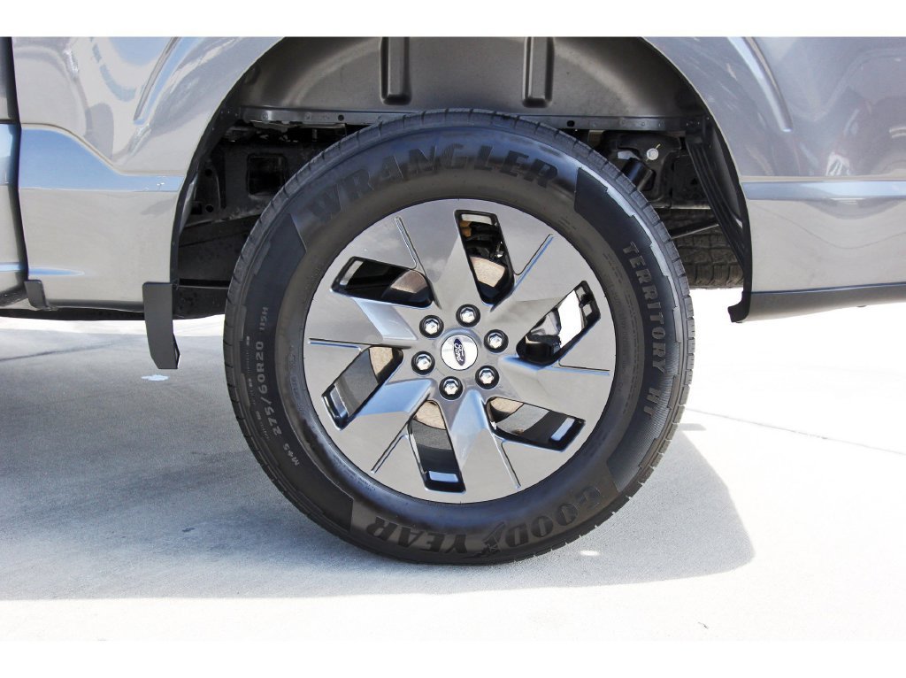 Certified 2025 Ford F150 STX w/ Equipment Group 200A RWD image 34