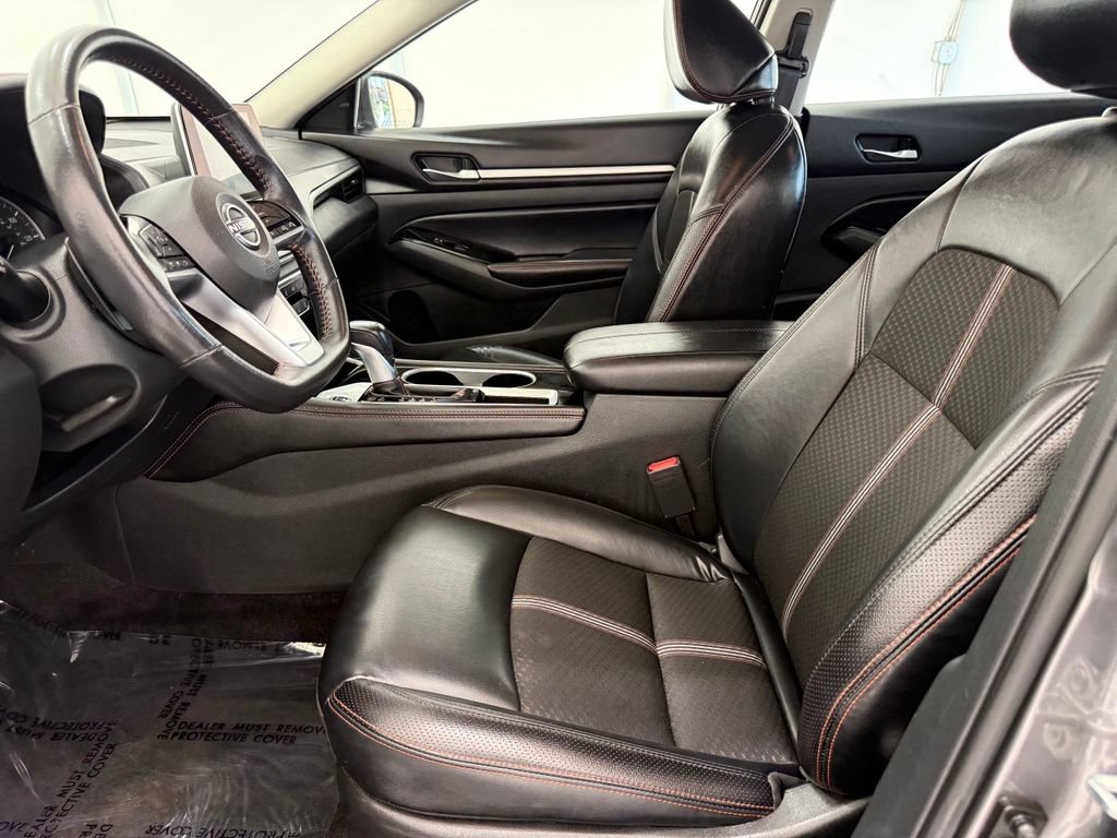 Used 2024 Nissan Altima 2.5 SR FWD image 12