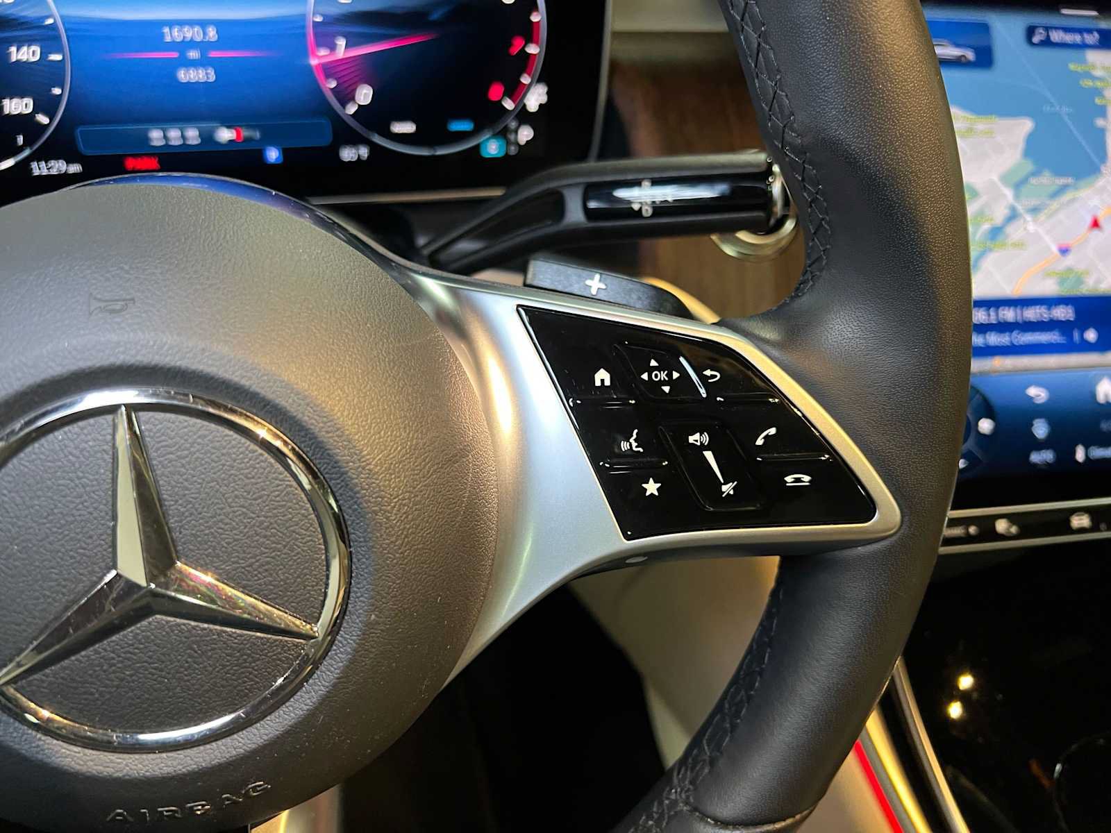 Used 2026 Mercedes-Benz GLC 300 4MATIC image 30