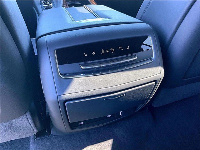 Used 2023 Cadillac Escalade Premium Luxury RWD image 25