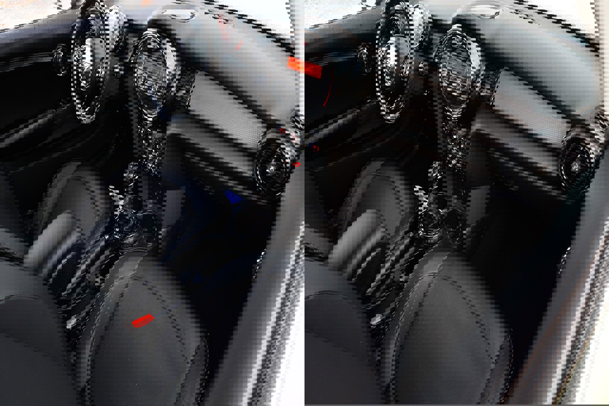 Used 2015 MINI Cooper 2-Door Hardtop image 21