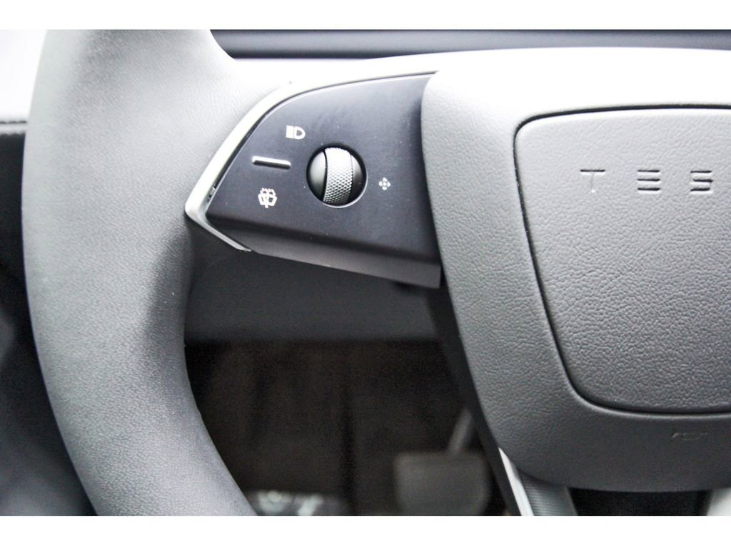 Used 2026 Tesla Model Y AWD image 14