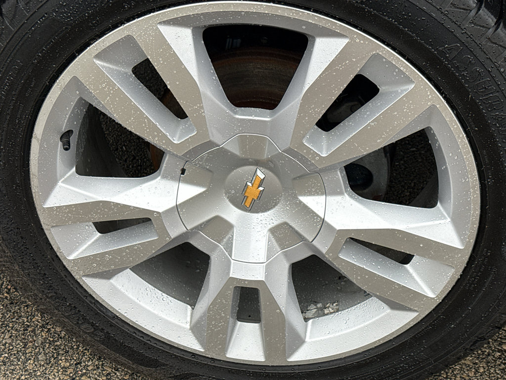 Used 2017 Chevrolet Suburban Premier image 9