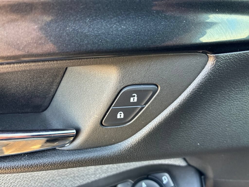 Used 2025 Chevrolet TrailBlazer LT AWD/4WD image 6