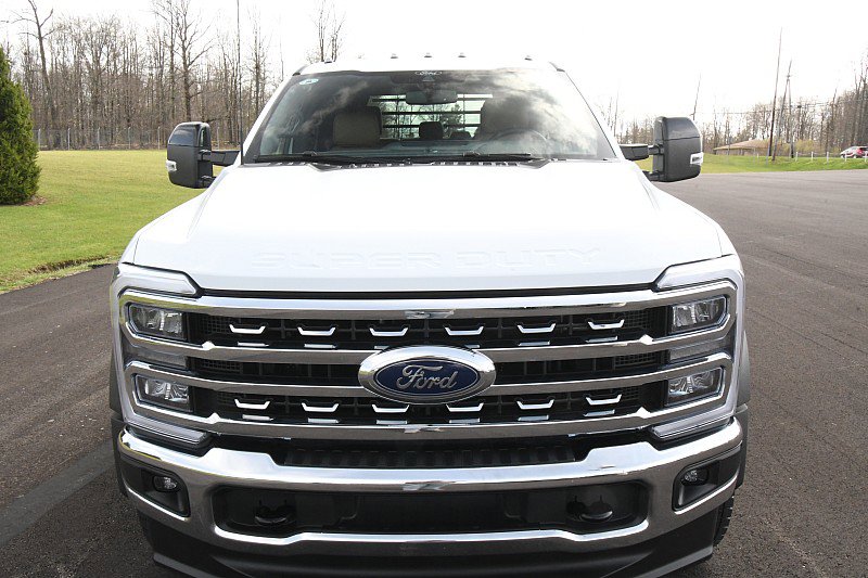 Used 2025 Ford F450 Lariat AWD/4WD image 2
