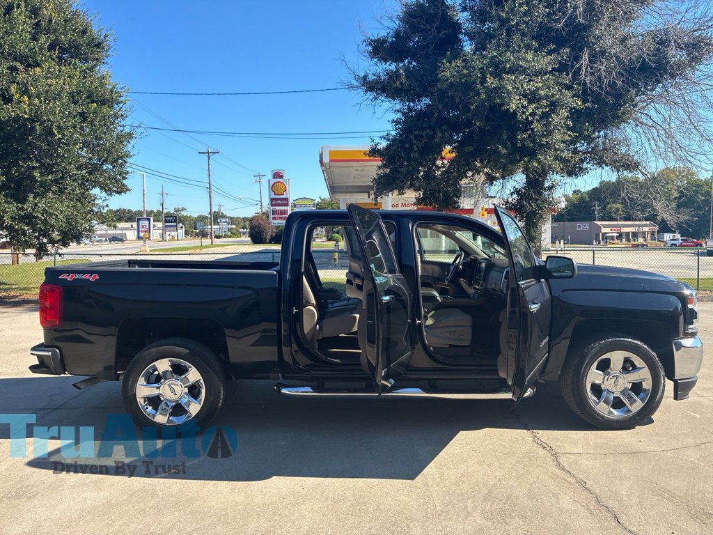 Used 2017 Chevrolet Silverado 1500 LTZ w/ Sport Package AWD/4WD image 19