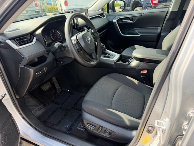 Used 2021 Toyota RAV4 XLE FWD image 11