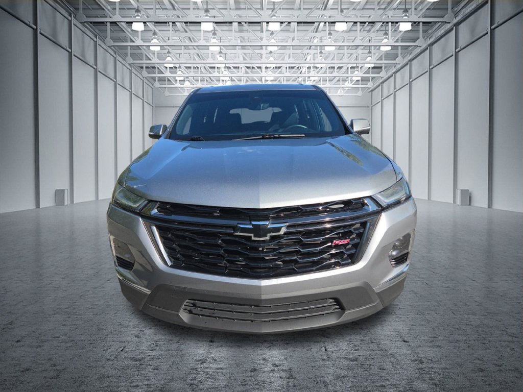 Used 2023 Chevrolet Traverse RS FWD image 2