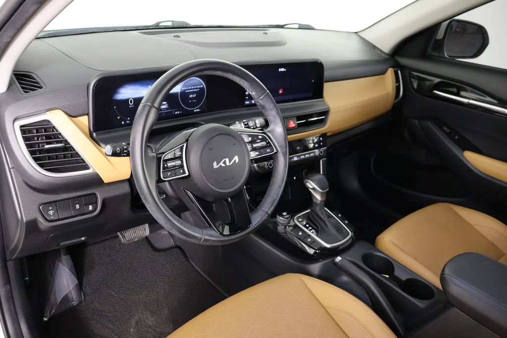 Used 2024 Kia Seltos EX FWD image 24