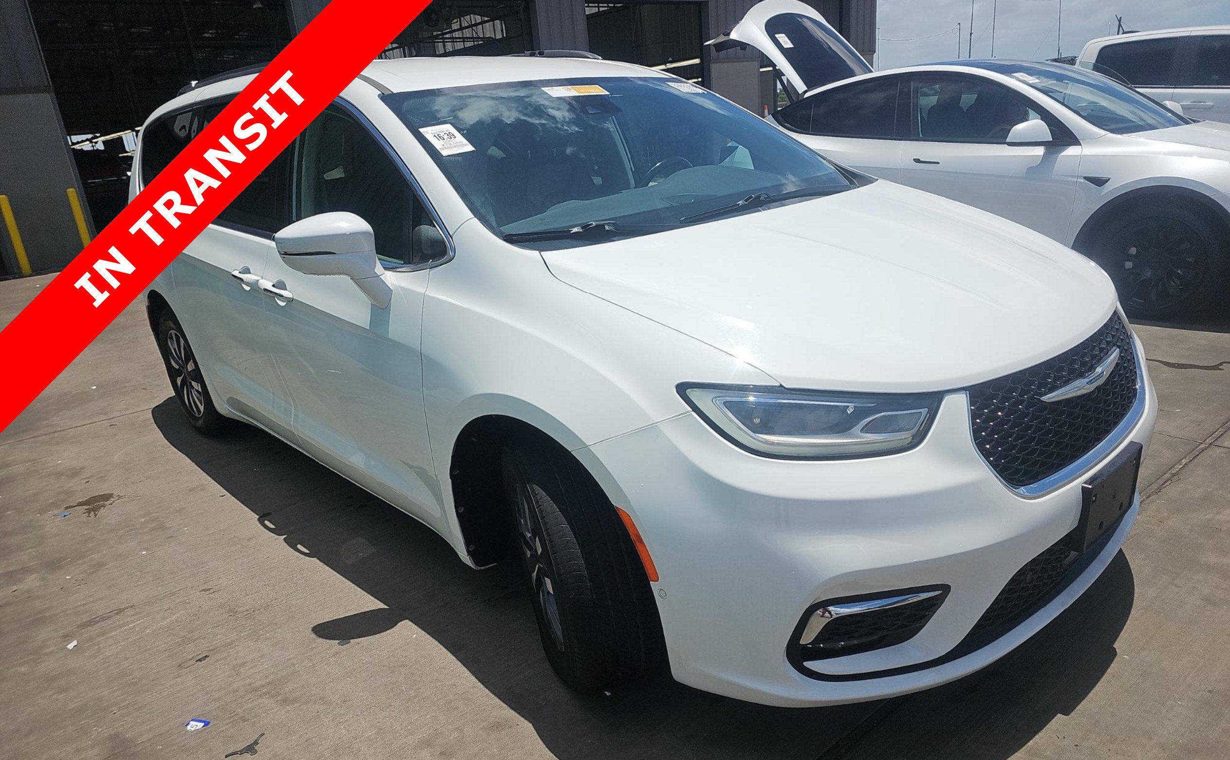 Used 2021 Chrysler Pacifica Touring-L FWD image 5