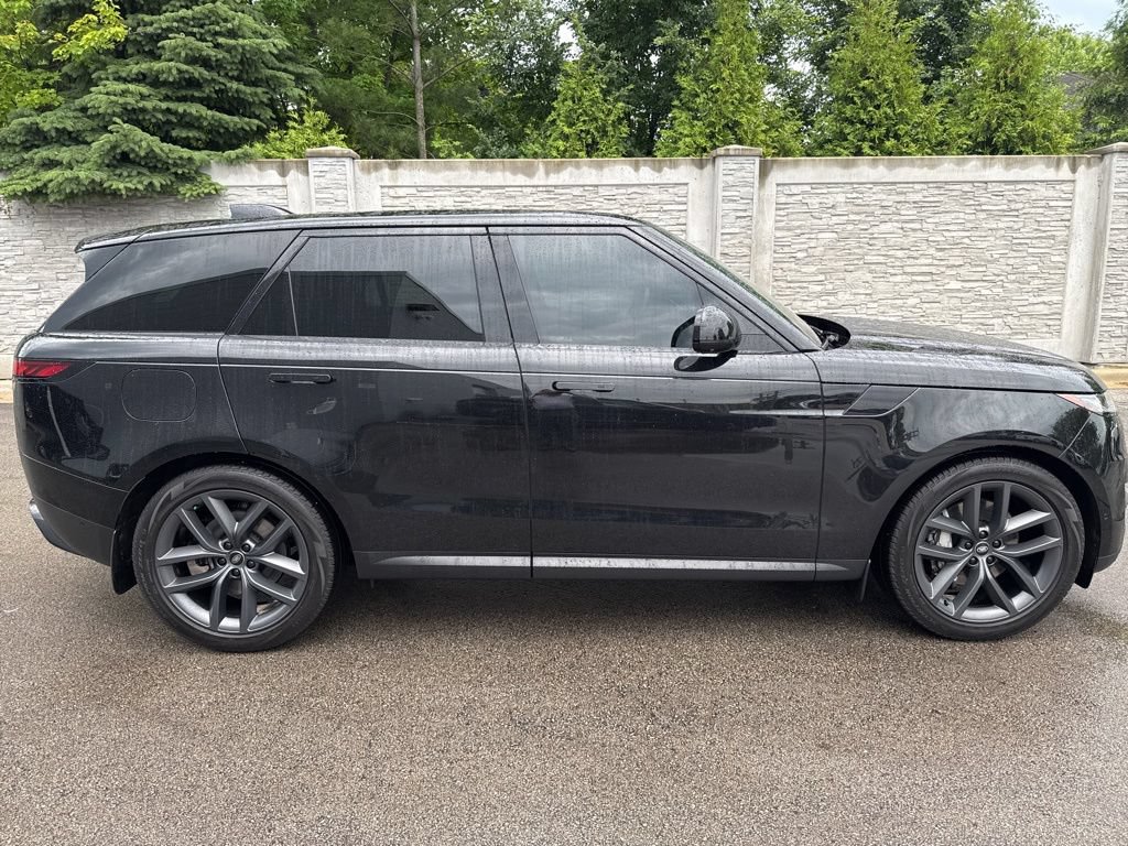 Used 2024 Land Rover Range Rover Sport SE AWD/4WD image 7