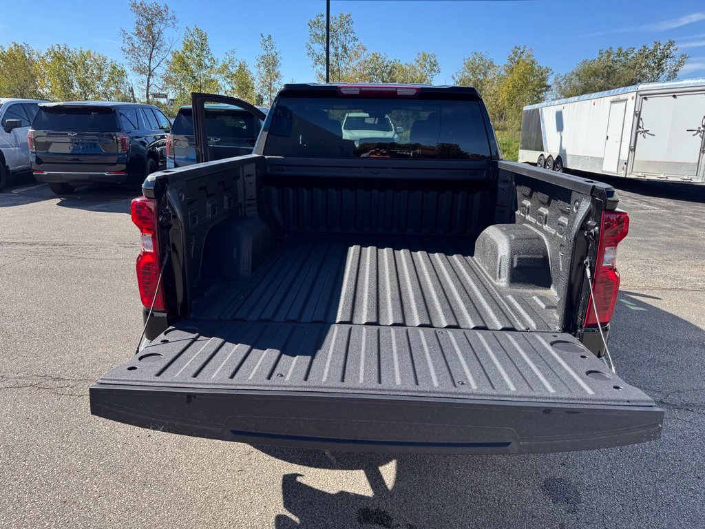 New 2026 Chevrolet Silverado 1500 Custom w/ Turbomax Blackout Package AWD/4WD image 25
