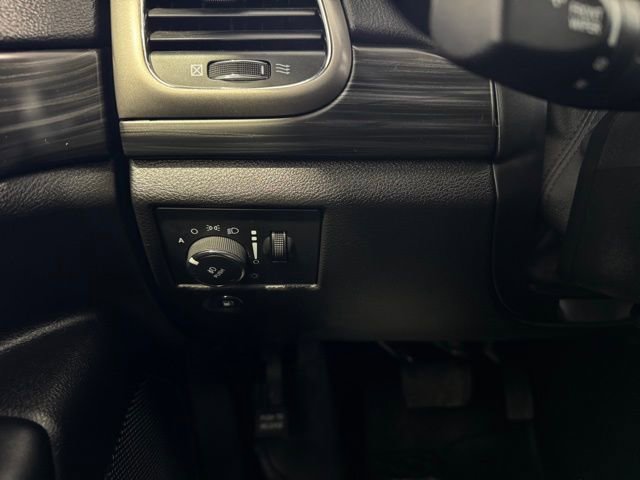 Used 2021 Jeep Grand Cherokee Laredo X image 17