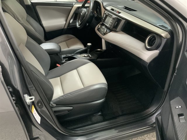 Used 2015 Toyota RAV4 Limited w/ Technology Package AWD/4WD image 22
