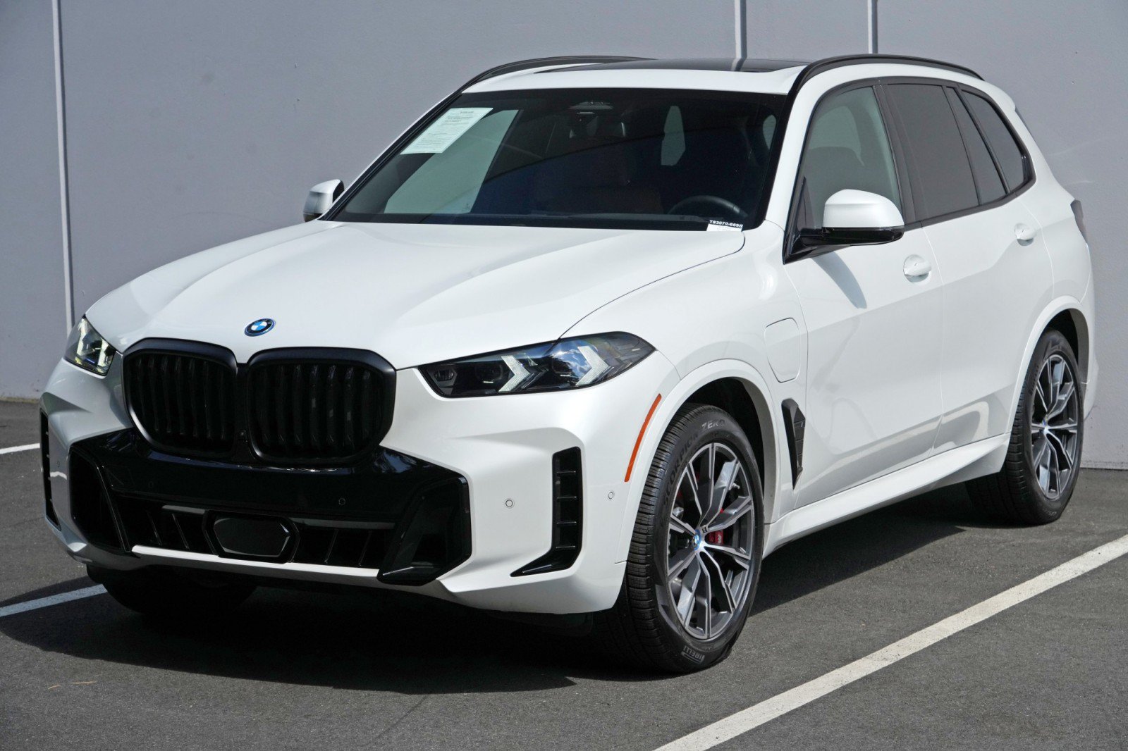 Used 2024 BMW X5 xDrive50e w/ M Sport Package AWD/4WD image 52