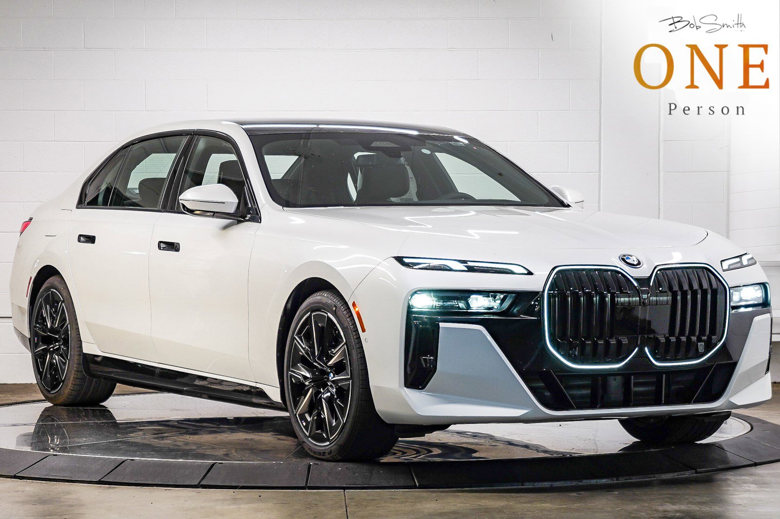 New 2025 BMW 750e xDrive w/ Premium Package
