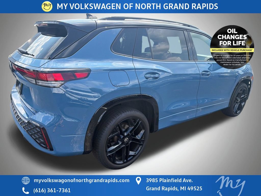 Used 2025 Volkswagen Tiguan SE R-Line AWD/4WD image 8