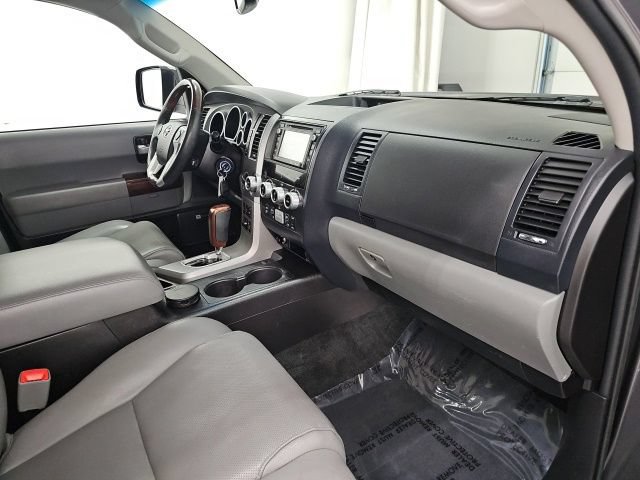 Used 2017 Toyota Sequoia Platinum AWD/4WD image 42