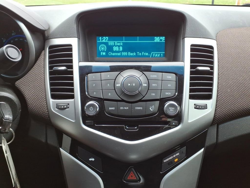 Used 2016 Chevrolet Cruze LT FWD image 20