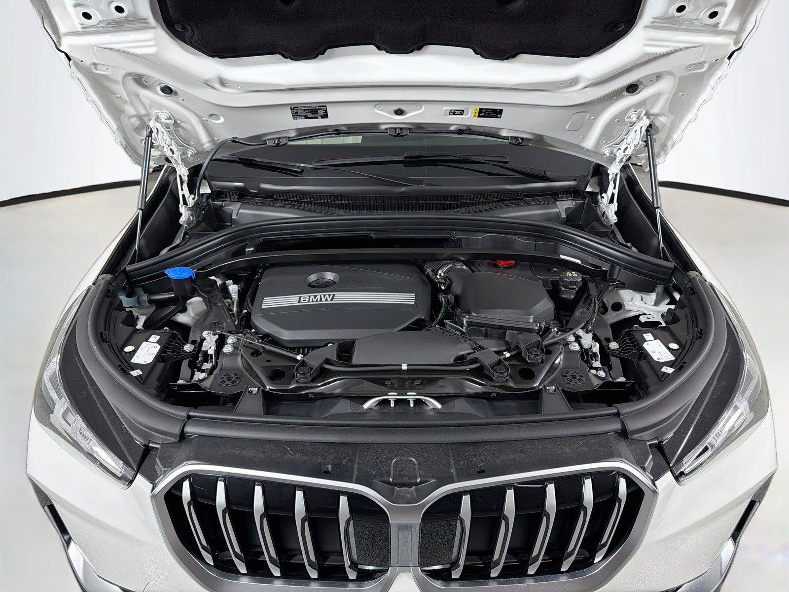 New 2027 BMW X1 xDrive28i AWD/4WD image 30
