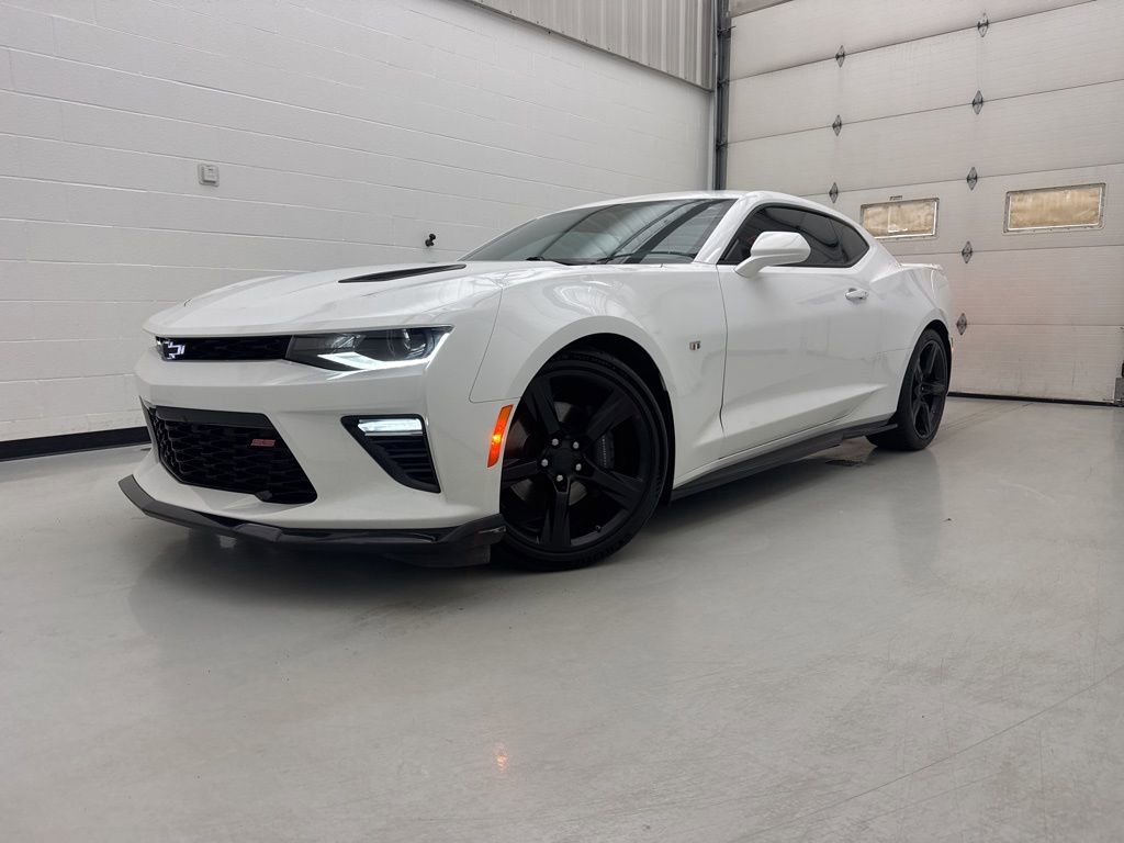 Used 2018 Chevrolet Camaro SS RWD image 10