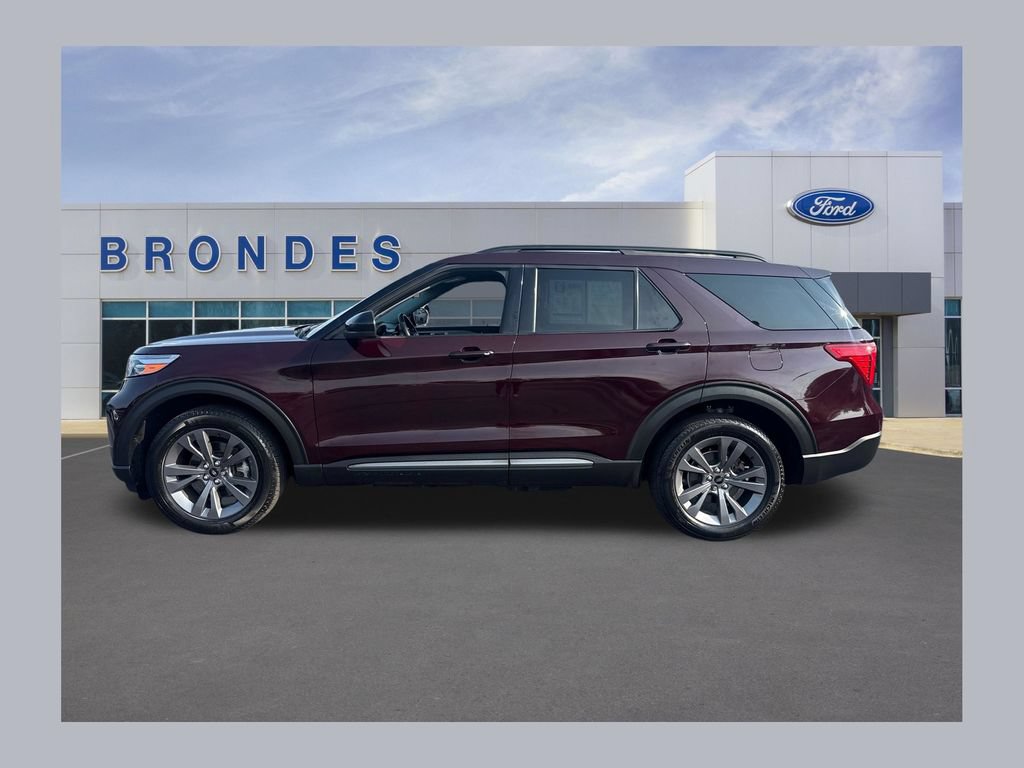 Used 2023 Ford Explorer XLT w/ Equipment Group 202A AWD/4WD image 1