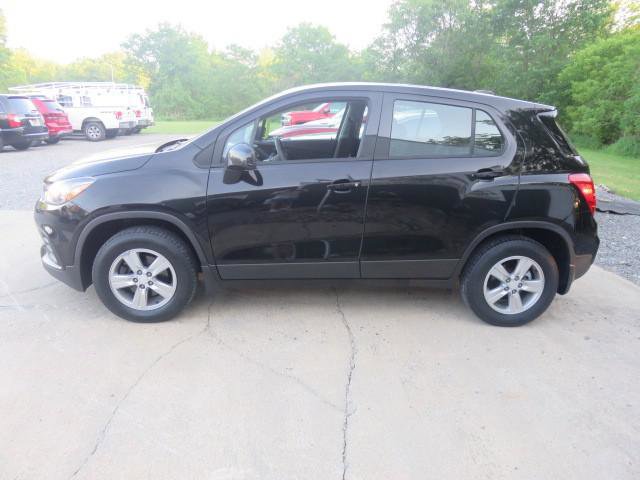 Used 2018 Chevrolet Trax LS w/ LPO, Protection Package AWD/4WD image 4