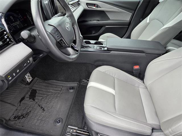 Certified 2025 Toyota Camry SE image 6