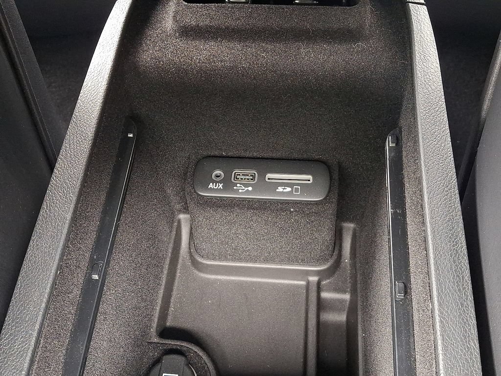 Used 2015 Dodge Charger SXT w/ AWD Plus Group image 27