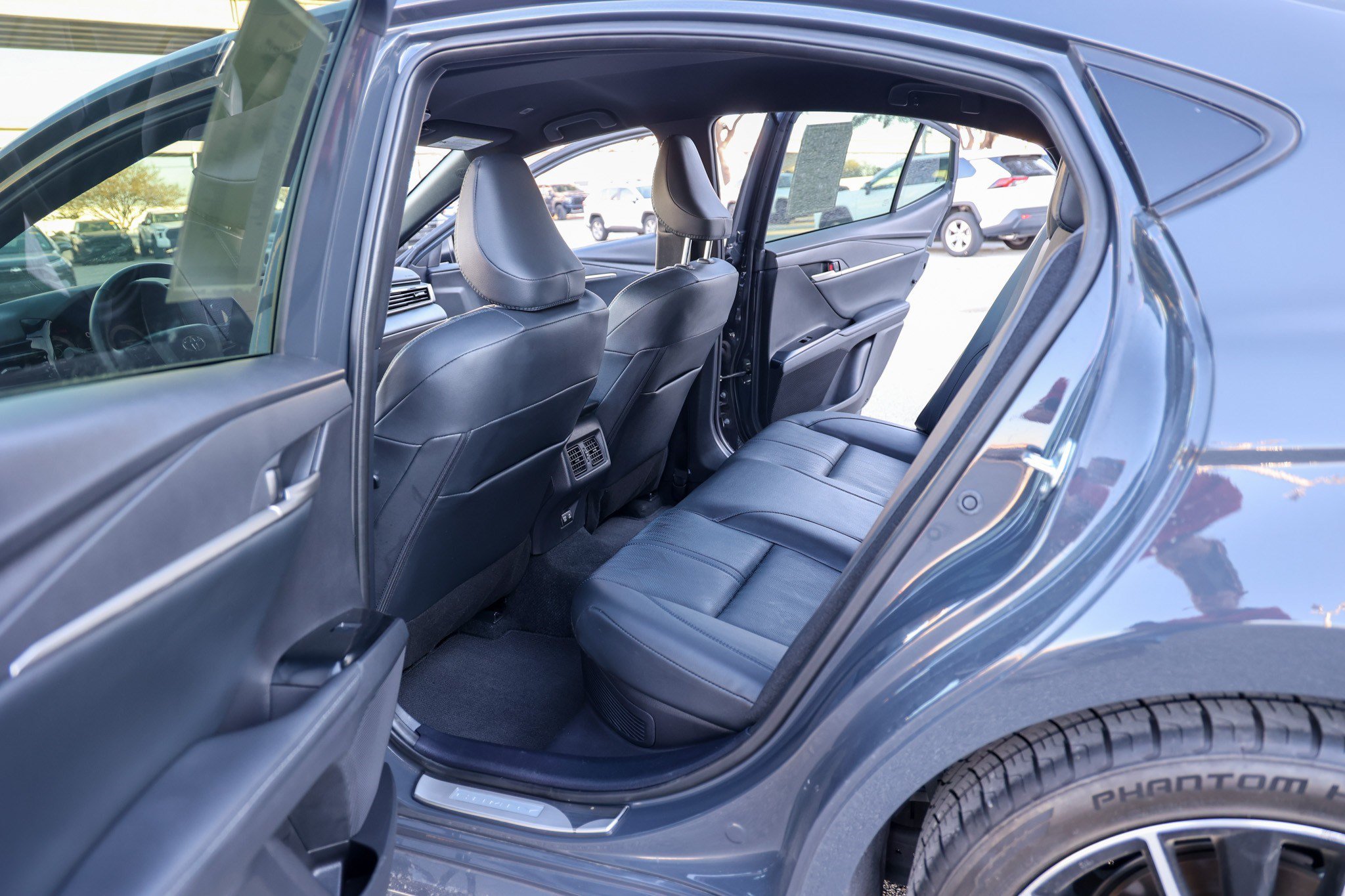 Used 2025 Toyota Camry XSE FWD image 35