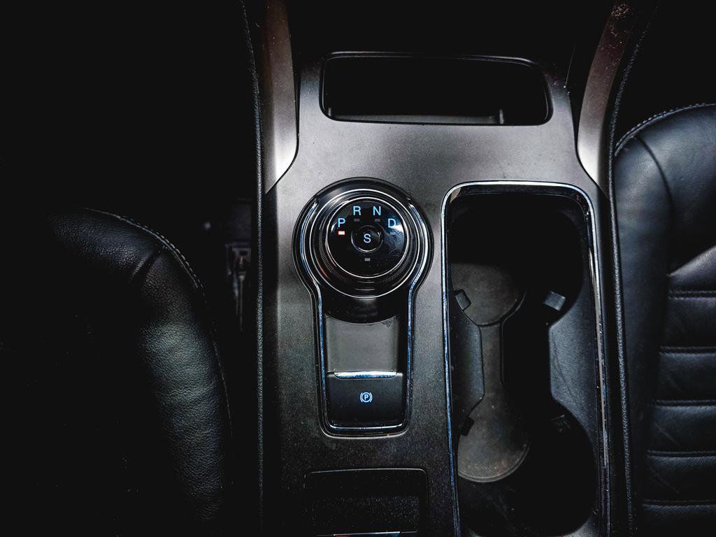 Used 2017 Ford Fusion SE w/ Fusion SE Technology Package image 32