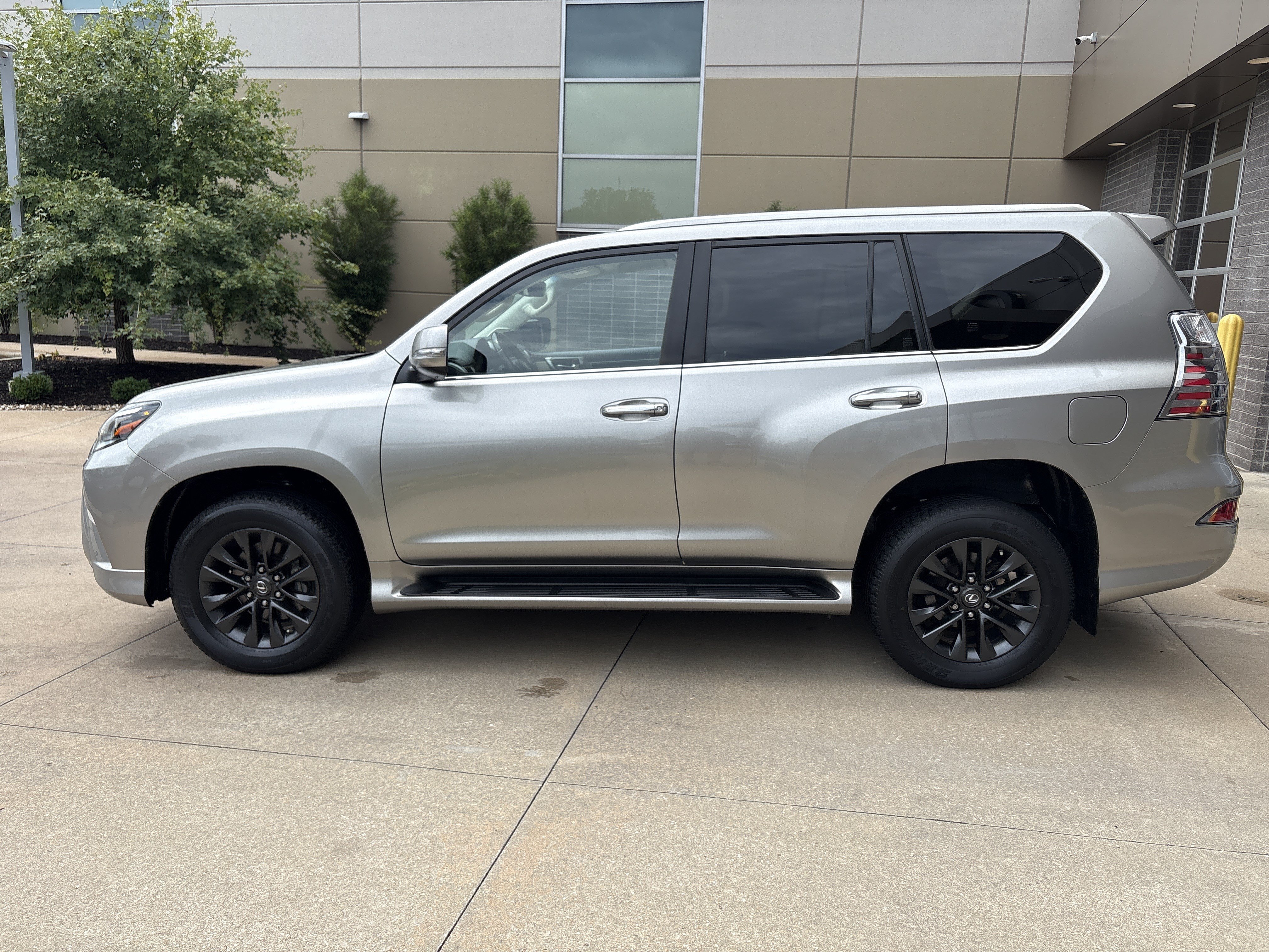 Used 2023 Lexus GX 460 Premium AWD/4WD image 7
