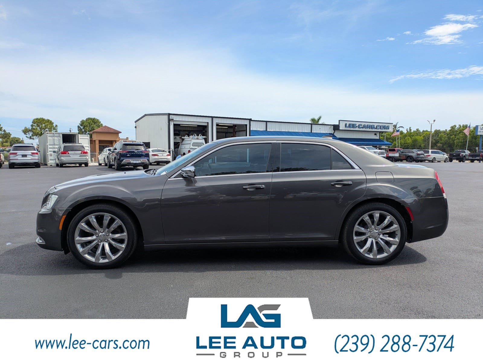 Used 2019 Chrysler 300 Touring w/ Chrome Appearance Package RWD image 6