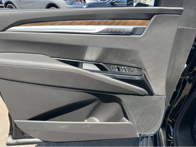 New 2026 Cadillac Escalade ESV Platinum Sport w/ LPO, ONYX Package AWD/4WD image 25