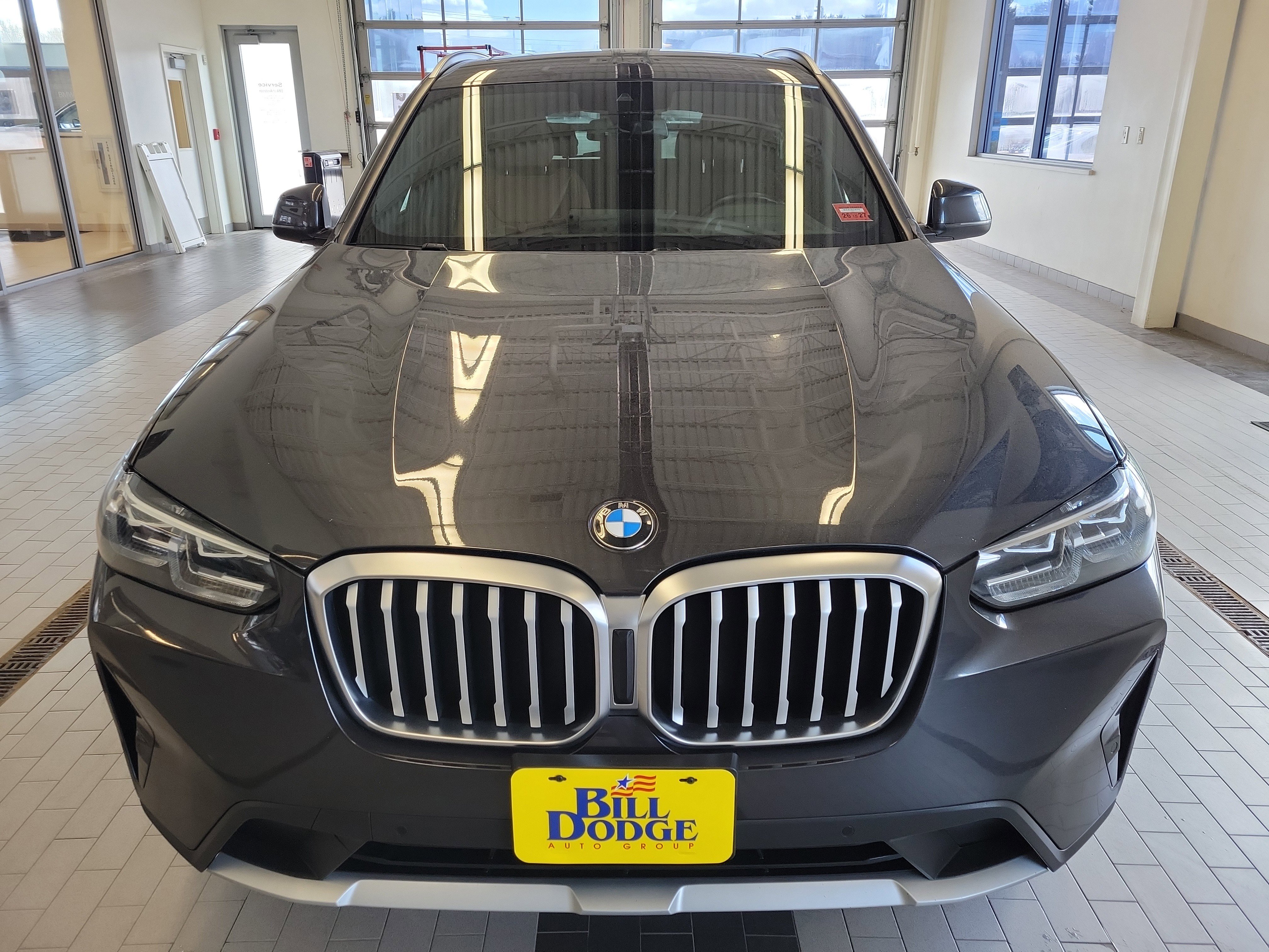 Used 2022 BMW X3 xDrive30i w/ Premium Package image 2