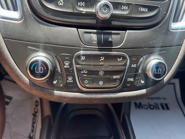 Used 2021 Chevrolet Malibu LT FWD image 17