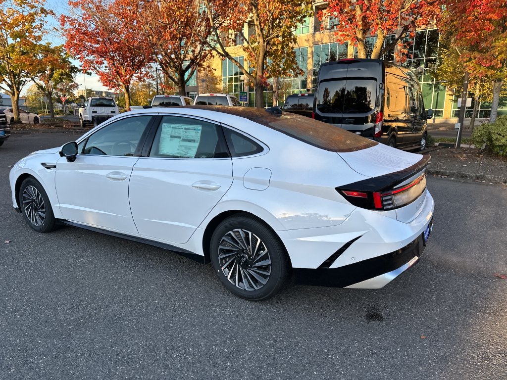 New 2026 Hyundai Sonata Limited FWD image 4