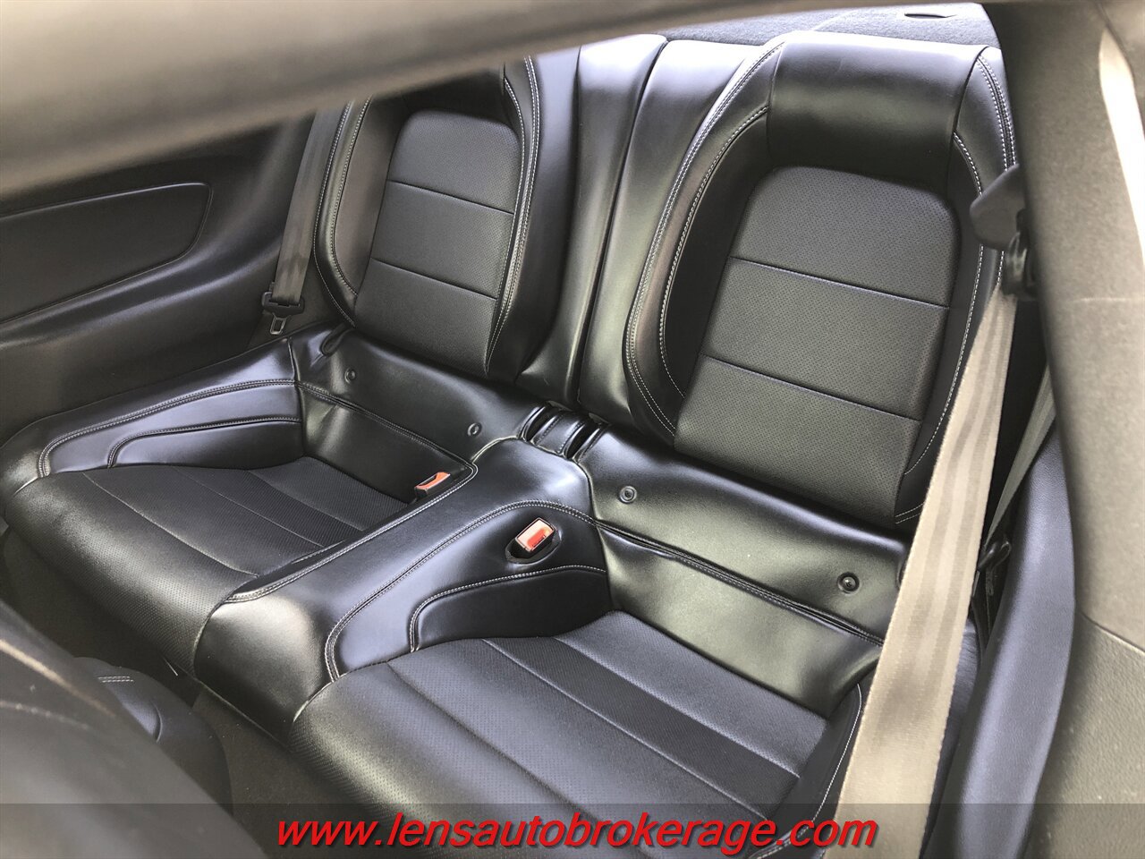 Used 2019 Ford Mustang Premium w/ Equipment Group 201A RWD image 15