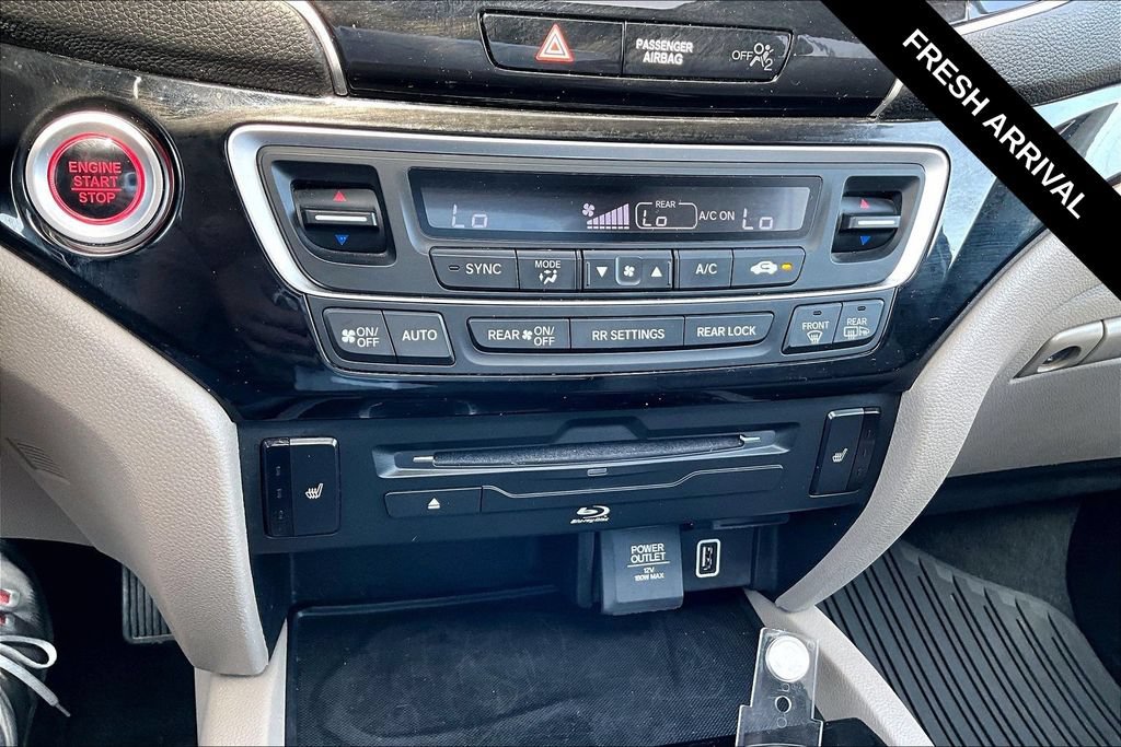 Used 2021 Honda Pilot Touring image 16