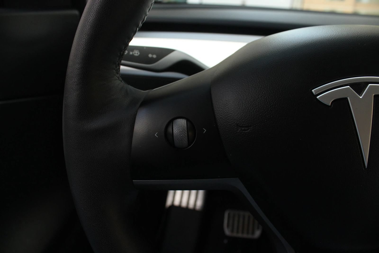 Used 2021 Tesla Model Y Long Range AWD/4WD image 29