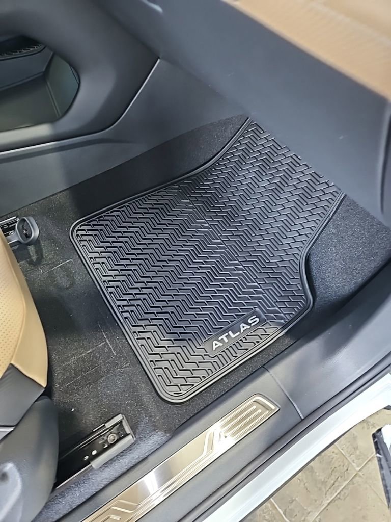 New 2026 Volkswagen Atlas Cross Sport SE image 14