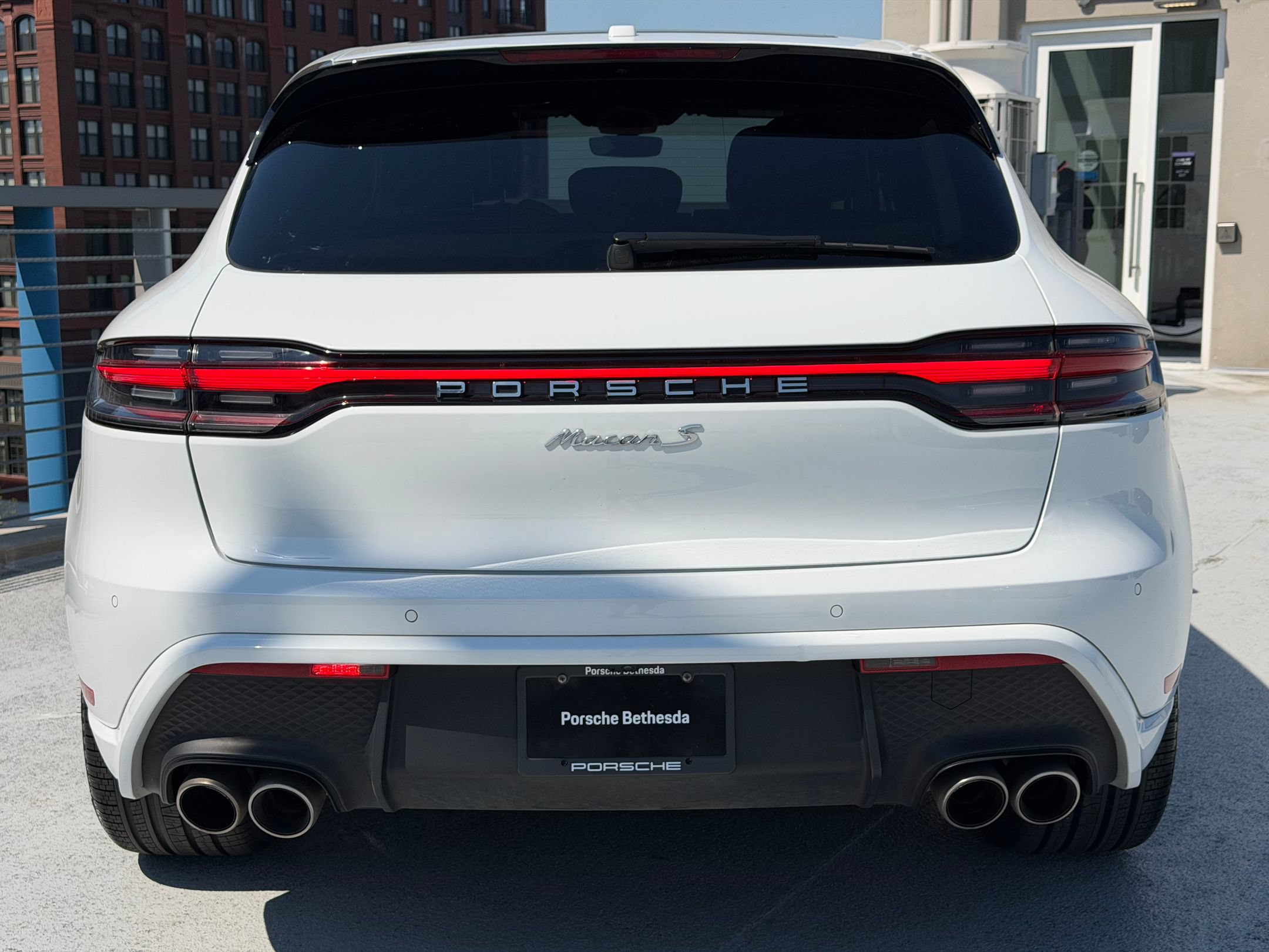 Certified 2023 Porsche Macan S AWD/4WD image 6
