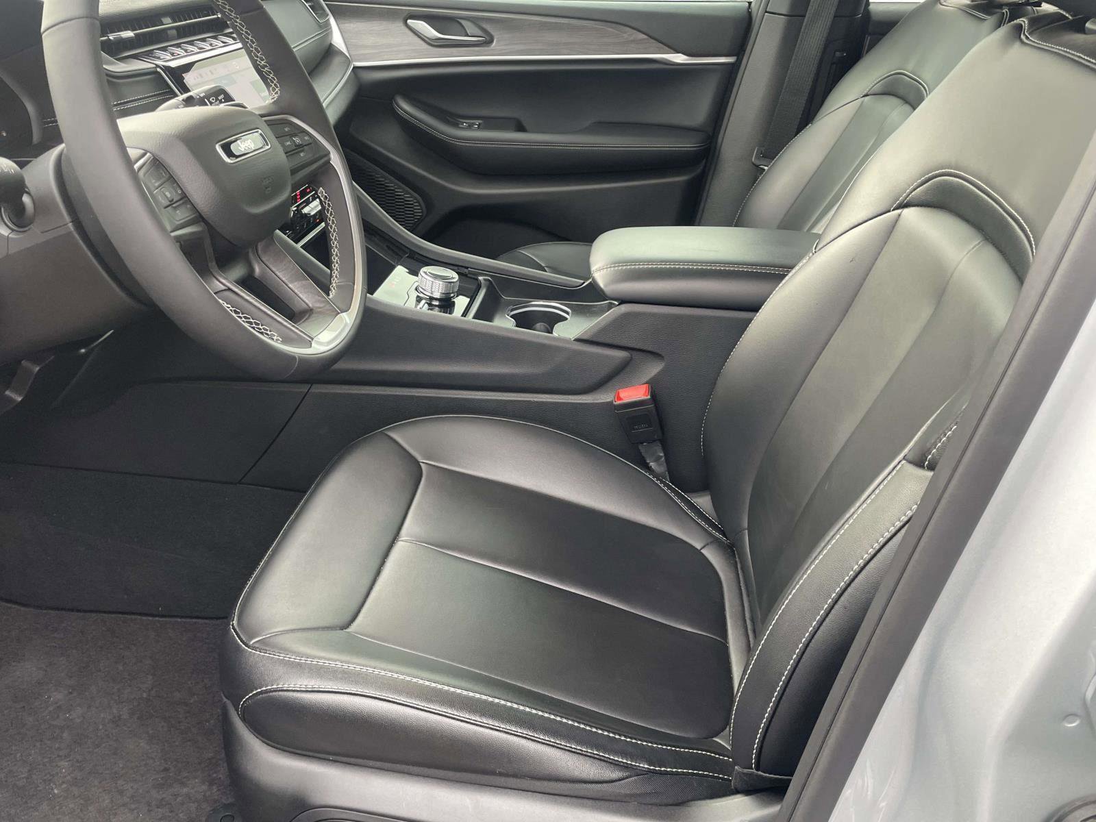 Used 2025 Jeep Grand Cherokee L Limited w/ Trailer Tow Package image 7