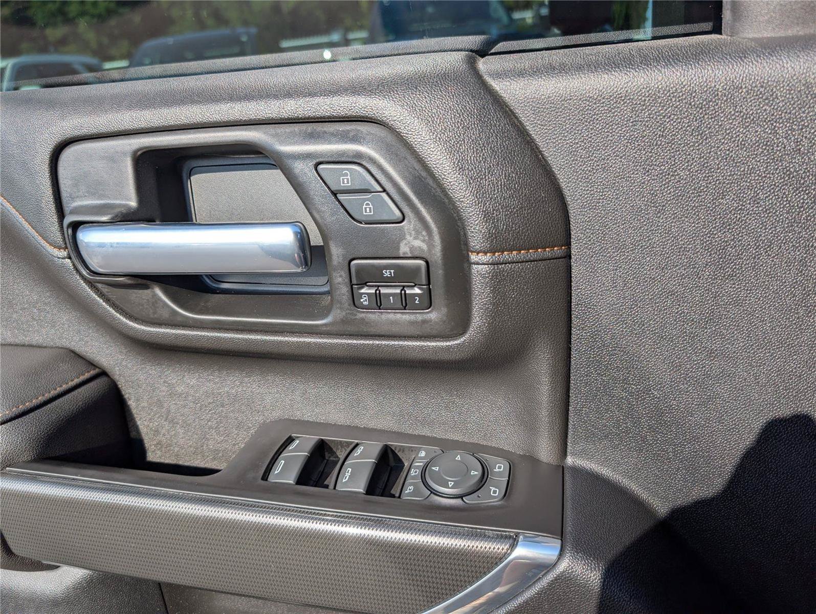 Used 2021 GMC Sierra 2500 AT4 w/ AT4 Premium Plus Package AWD/4WD image 17