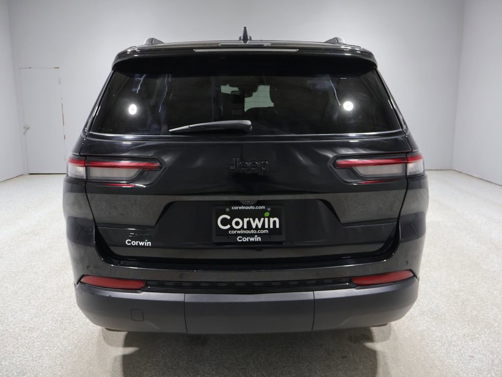 Used 2023 Jeep Grand Cherokee L Laredo image 3
